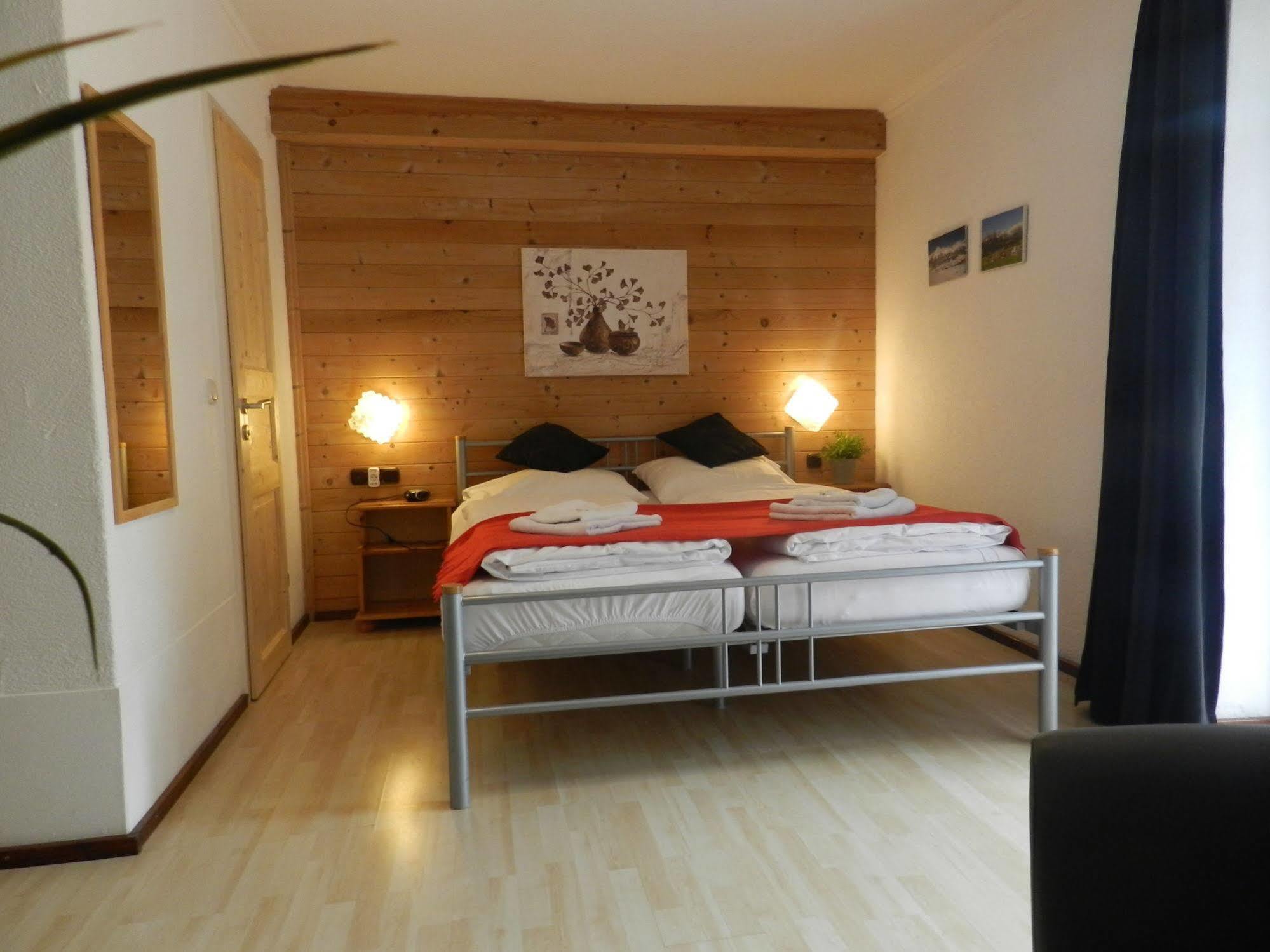 Pension Und Appartements Hartkaiser Ellmau Esterno foto