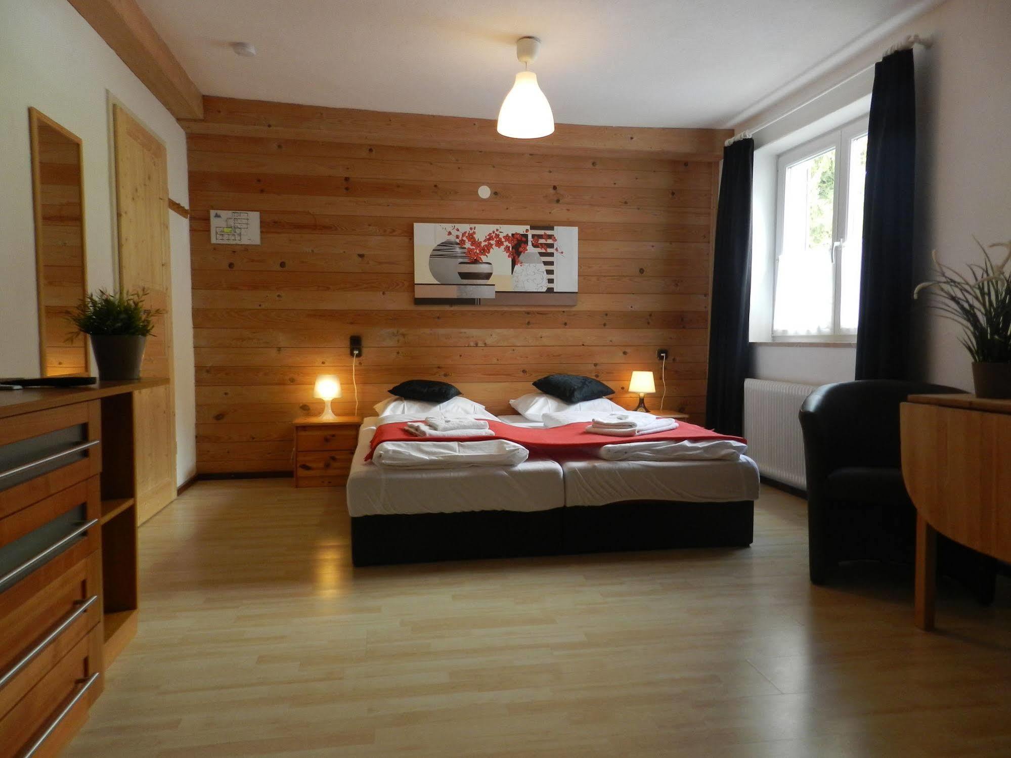 Pension Und Appartements Hartkaiser Ellmau Esterno foto